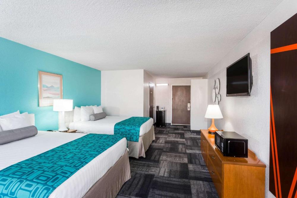Queen Room - Non-Smoking interior